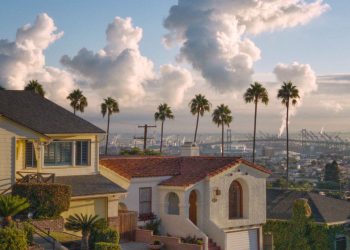 House Flip Profits Hit 10-Year Low Nationally