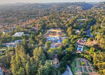 Snapchat CEO Closes $120 Million Deal On Holmby Hills Estate