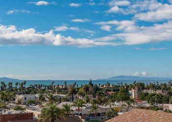 Listing of the Day: Ventura Ocean-View Cottages